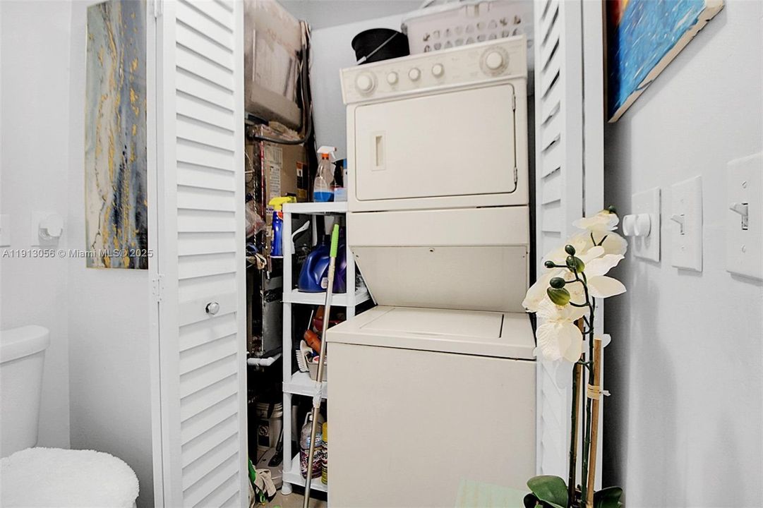 For Sale: $665,000 (4 beds, 3 baths, 2435 Square Feet)