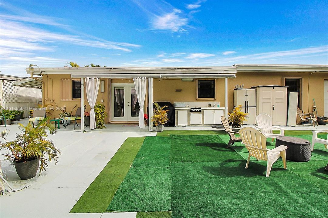 For Sale: $665,000 (4 beds, 3 baths, 2435 Square Feet)