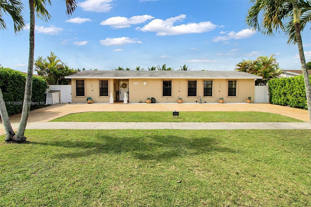 For Sale: $665,000 (4 beds, 3 baths, 2435 Square Feet)