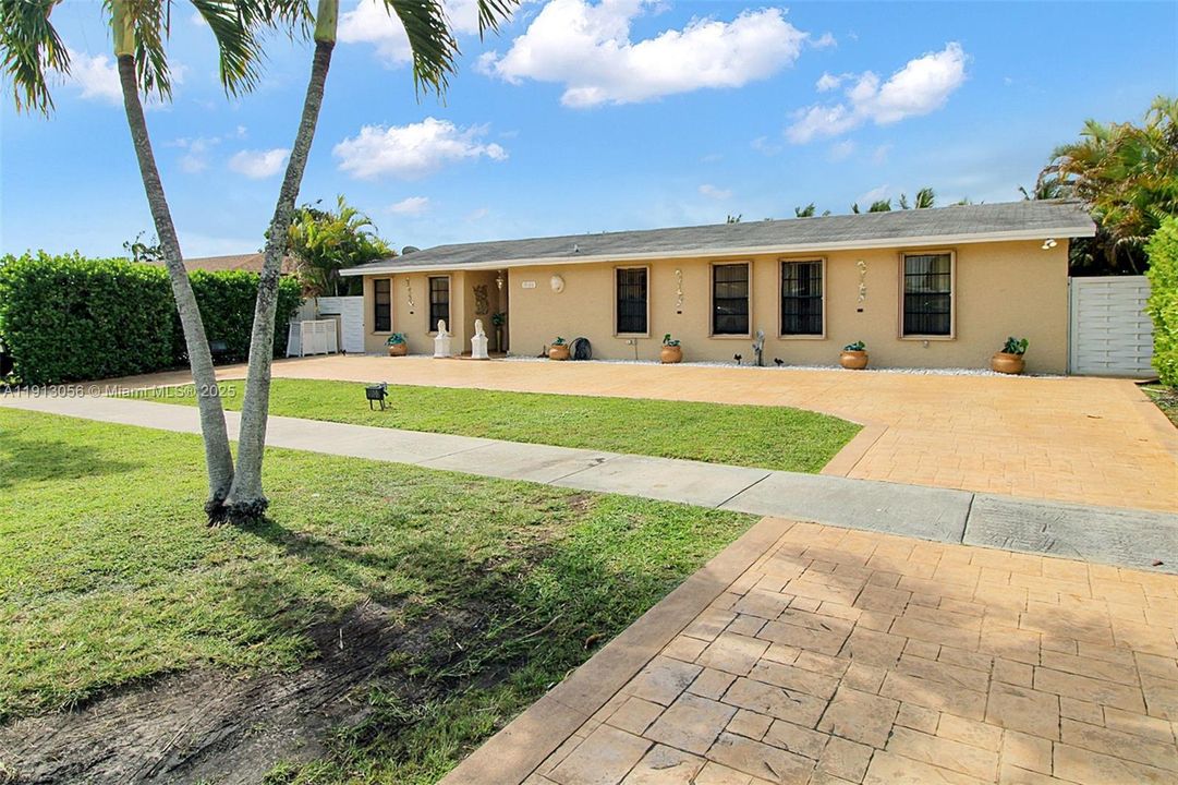 For Sale: $665,000 (4 beds, 3 baths, 2435 Square Feet)