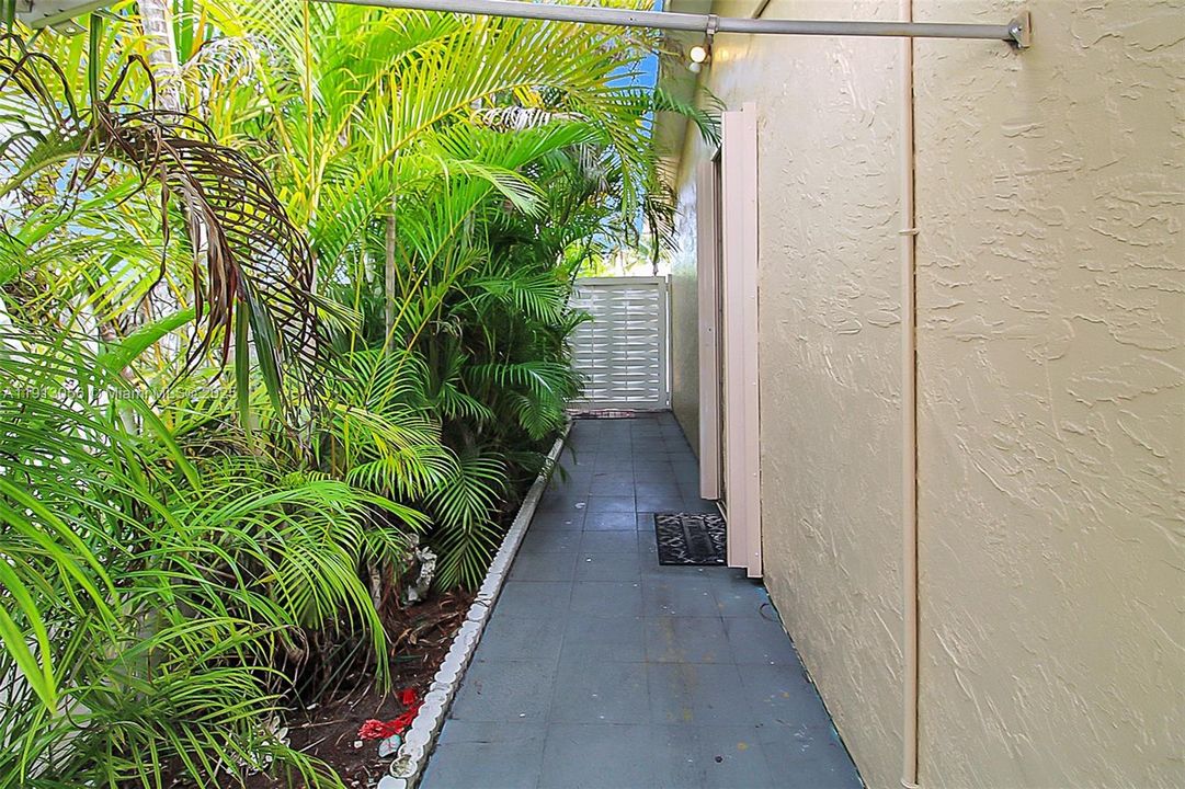 For Sale: $665,000 (4 beds, 3 baths, 2435 Square Feet)