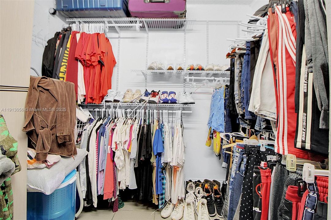 For Sale: $665,000 (4 beds, 3 baths, 2435 Square Feet)