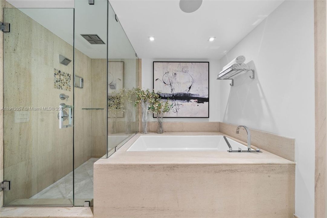 For Sale: $2,499,000 (3 beds, 3 baths, 1742 Square Feet)