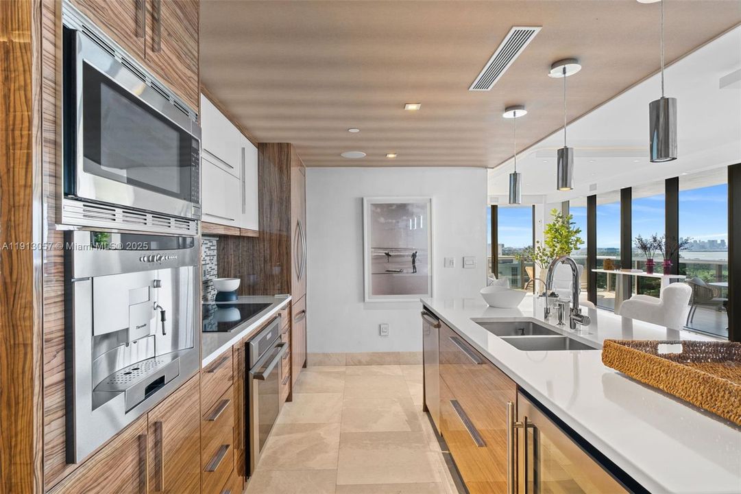 For Sale: $2,499,000 (3 beds, 3 baths, 1742 Square Feet)