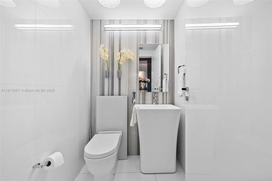 For Sale: $2,499,000 (3 beds, 3 baths, 1742 Square Feet)