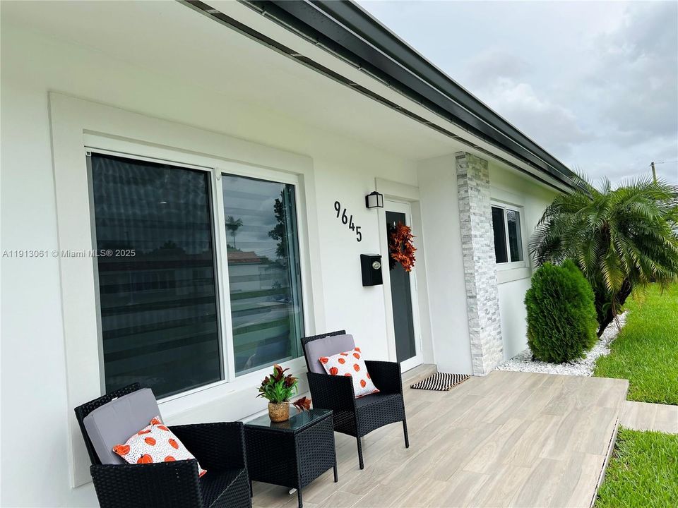 Active With Contract: $965,000 (4 beds, 3 baths, 2314 Square Feet)