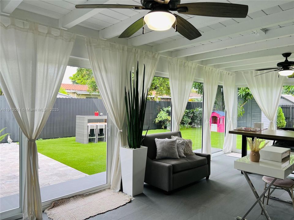 Active With Contract: $965,000 (4 beds, 3 baths, 2314 Square Feet)