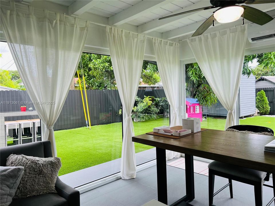 Active With Contract: $965,000 (4 beds, 3 baths, 2314 Square Feet)