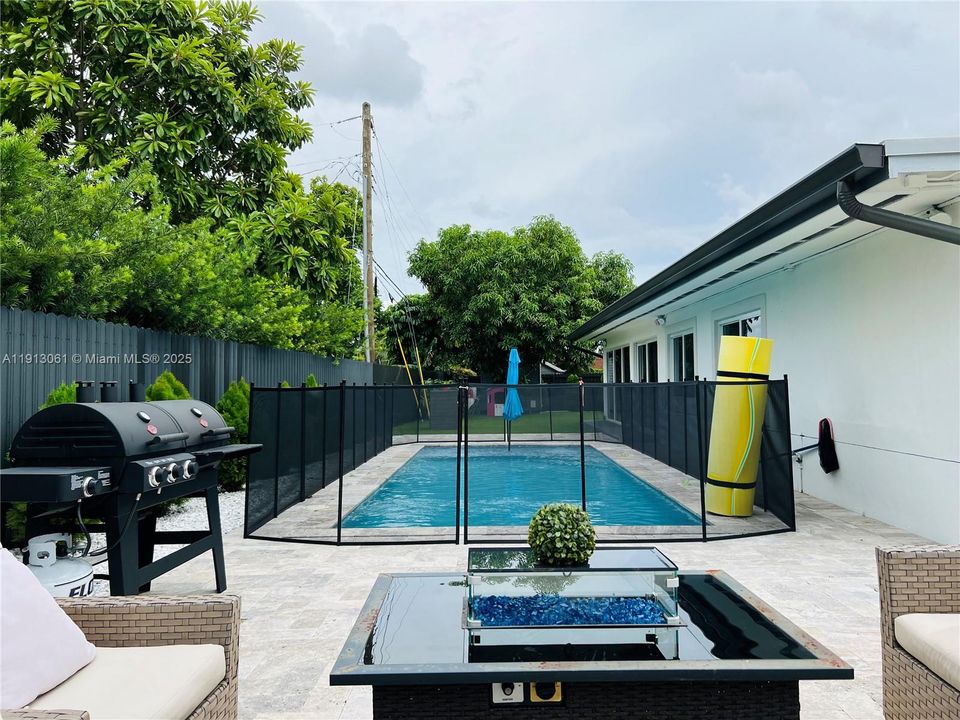 Active With Contract: $965,000 (4 beds, 3 baths, 2314 Square Feet)