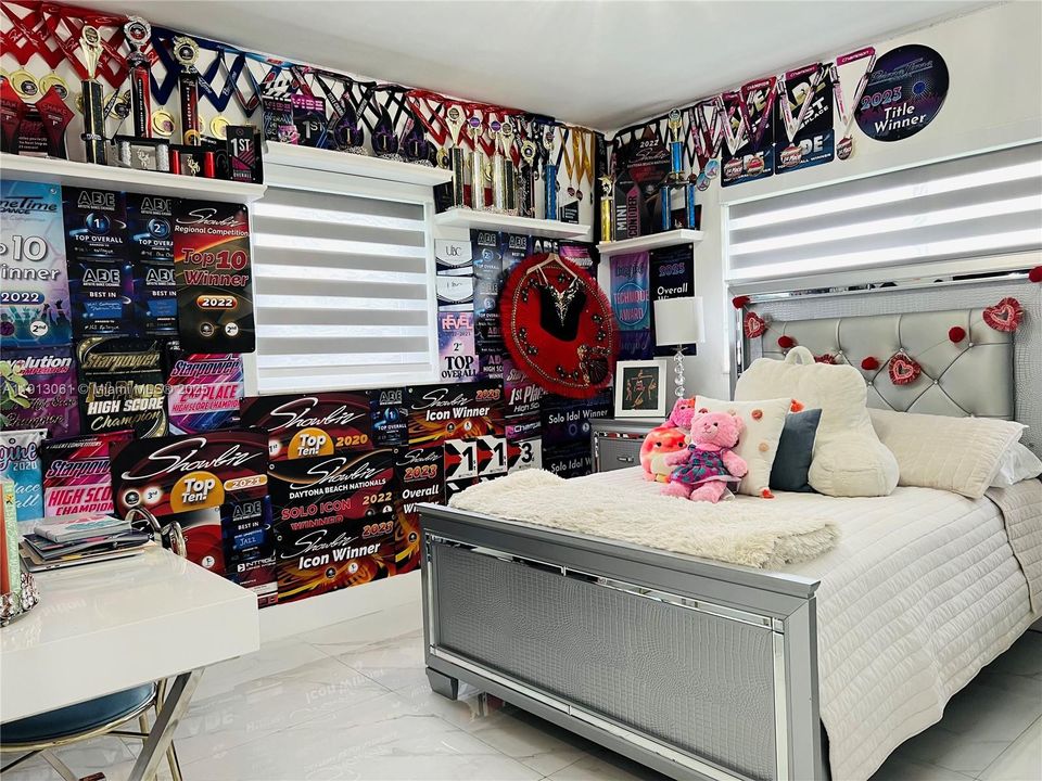 Active With Contract: $965,000 (4 beds, 3 baths, 2314 Square Feet)