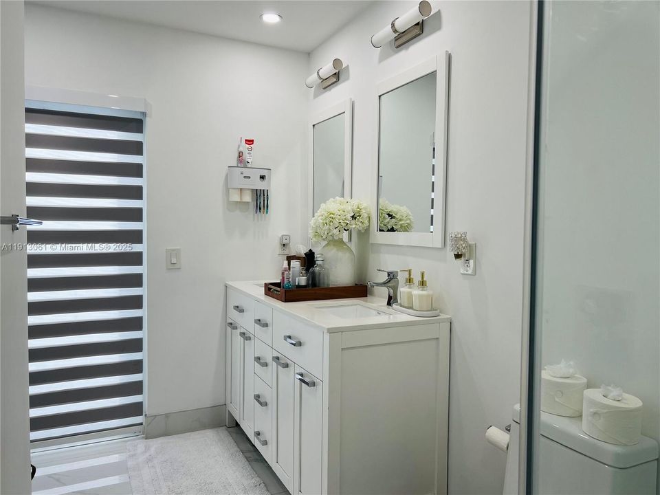 Active With Contract: $965,000 (4 beds, 3 baths, 2314 Square Feet)