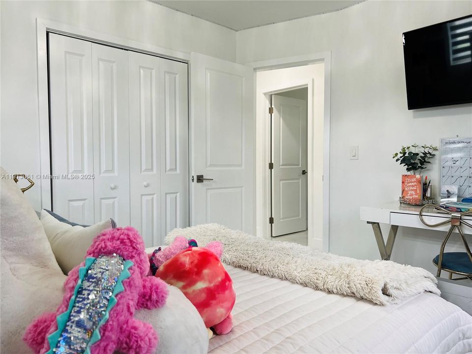 Active With Contract: $965,000 (4 beds, 3 baths, 2314 Square Feet)