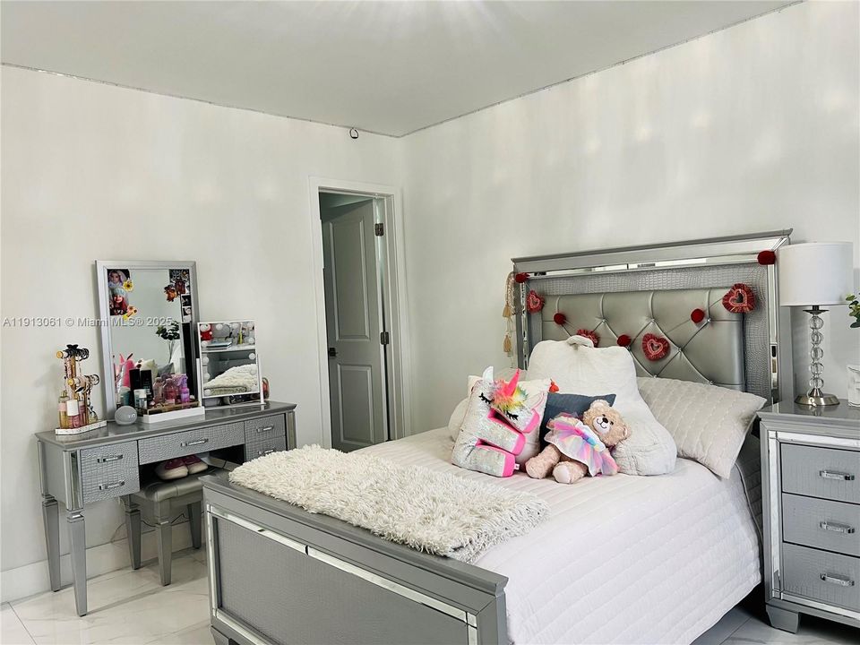 Active With Contract: $965,000 (4 beds, 3 baths, 2314 Square Feet)