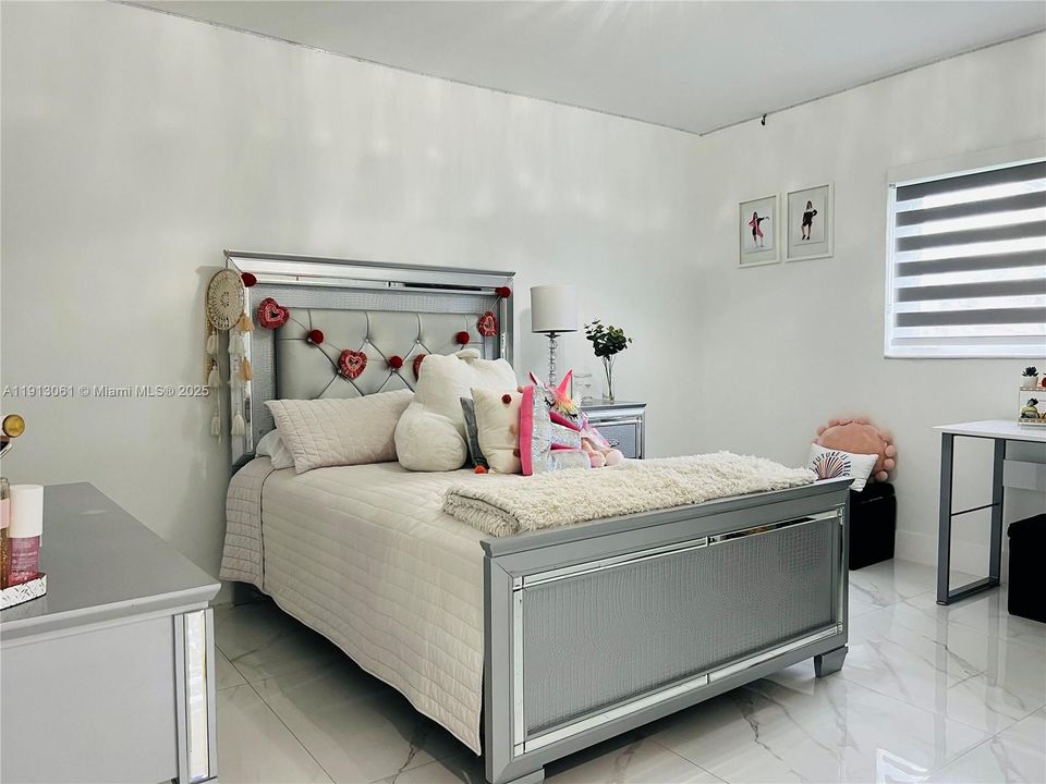 Active With Contract: $965,000 (4 beds, 3 baths, 2314 Square Feet)