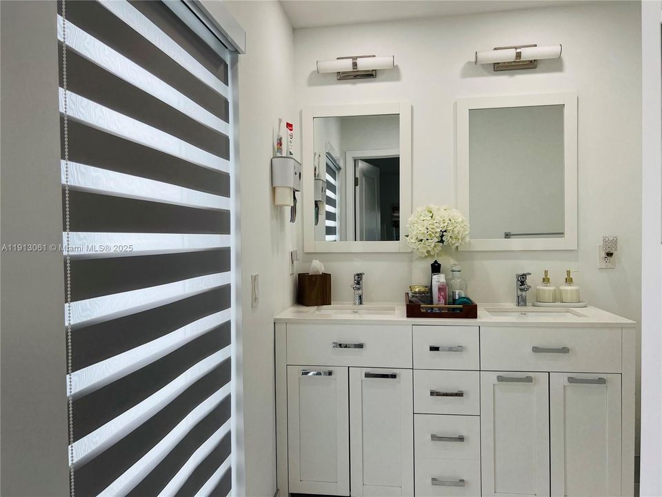 Active With Contract: $965,000 (4 beds, 3 baths, 2314 Square Feet)