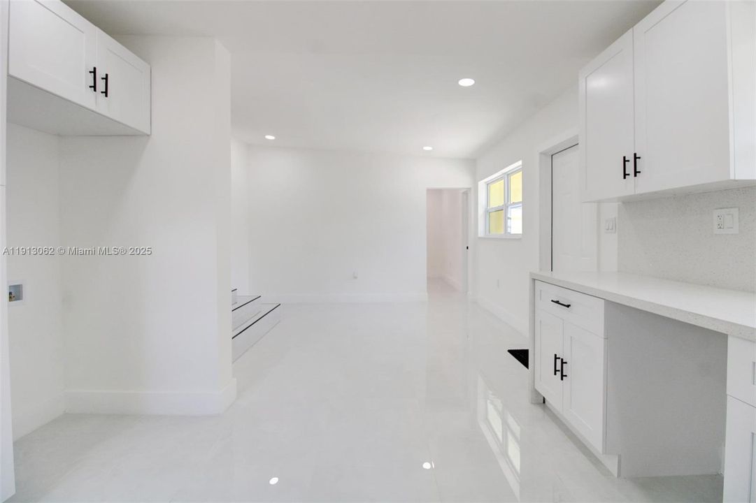 待售: $654,999 (5 贝兹, 3 浴室, 1963 平方英尺)