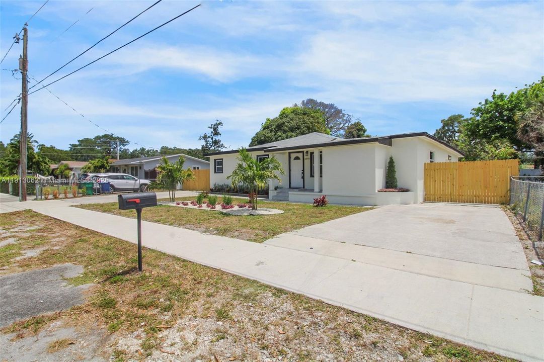 待售: $654,999 (5 贝兹, 3 浴室, 1963 平方英尺)