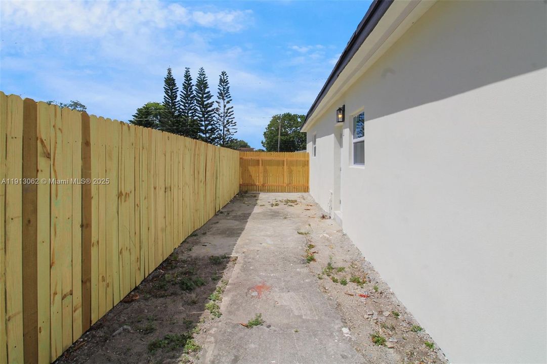 待售: $654,999 (5 贝兹, 3 浴室, 1963 平方英尺)