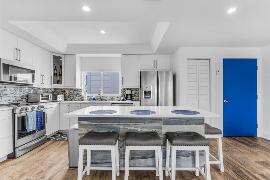 For Rent: $4,900 (3 beds, 2 baths, 1804 Square Feet)