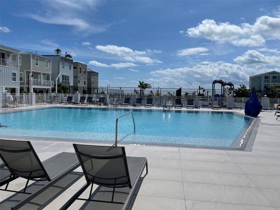 For Rent: $4,900 (3 beds, 2 baths, 1804 Square Feet)