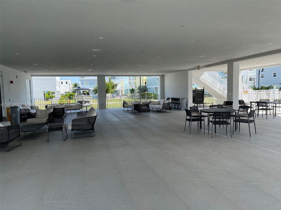 For Rent: $4,900 (3 beds, 2 baths, 1804 Square Feet)