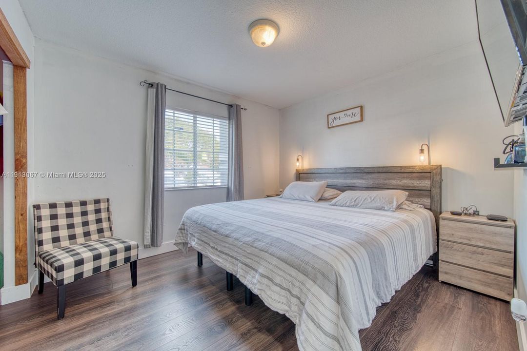 Под контрактом: $539,000 (3 спален, 2 ванн, 1260 Квадратных фут)