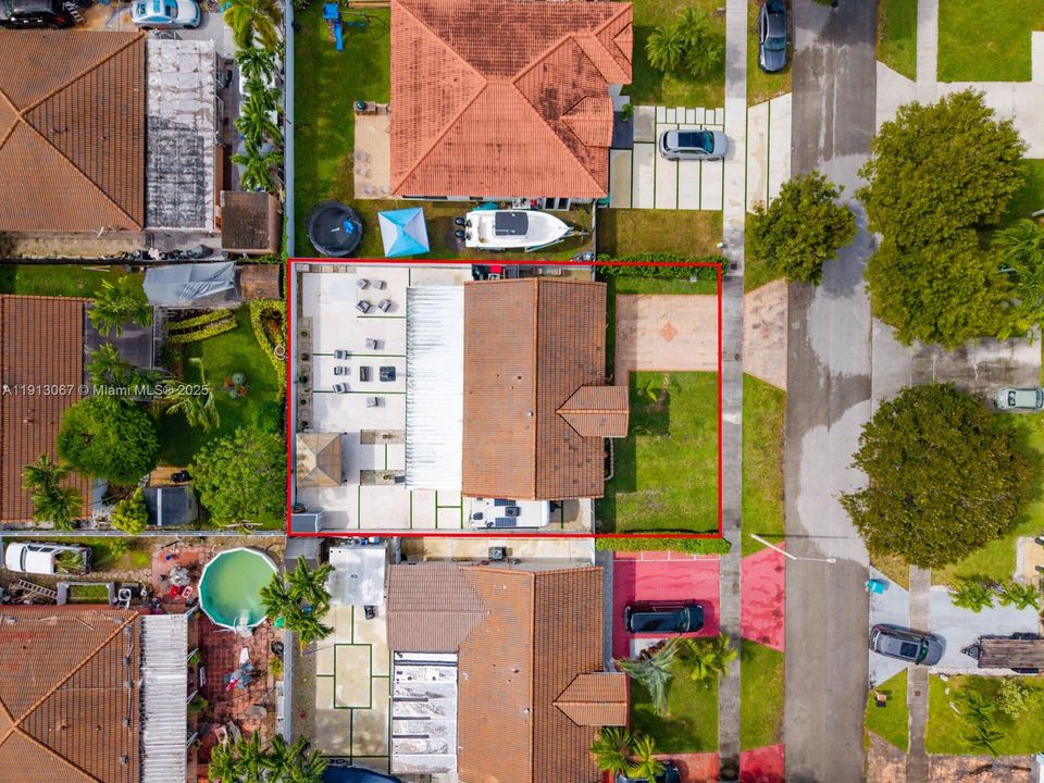 Под контрактом: $539,000 (3 спален, 2 ванн, 1260 Квадратных фут)