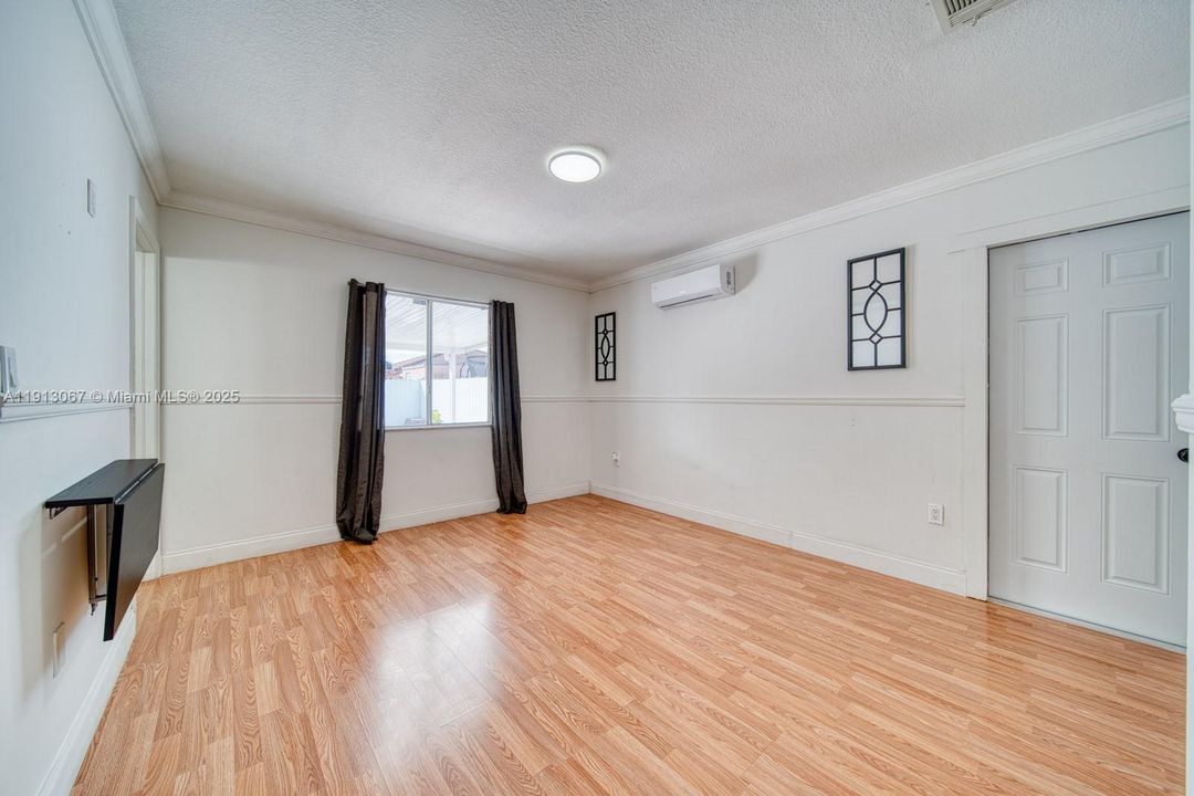 Под контрактом: $539,000 (3 спален, 2 ванн, 1260 Квадратных фут)