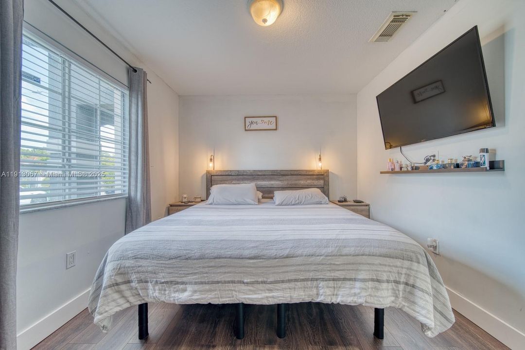 Под контрактом: $539,000 (3 спален, 2 ванн, 1260 Квадратных фут)