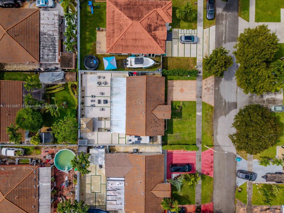 Под контрактом: $539,000 (3 спален, 2 ванн, 1260 Квадратных фут)