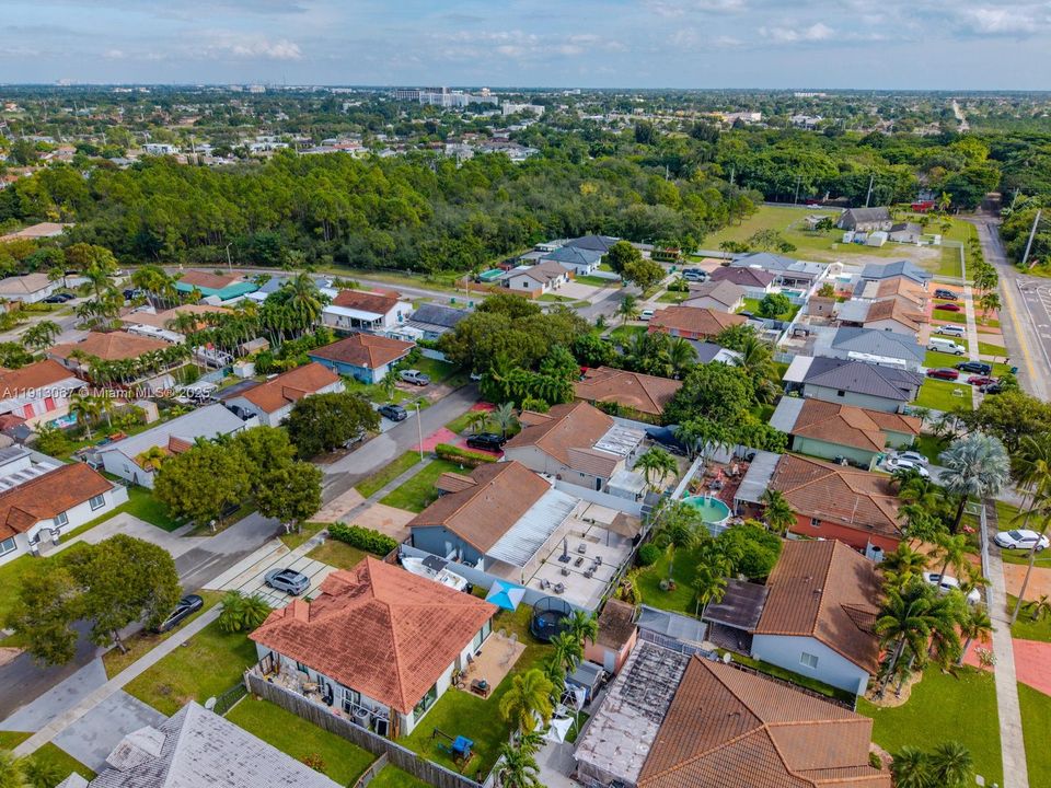 Под контрактом: $539,000 (3 спален, 2 ванн, 1260 Квадратных фут)