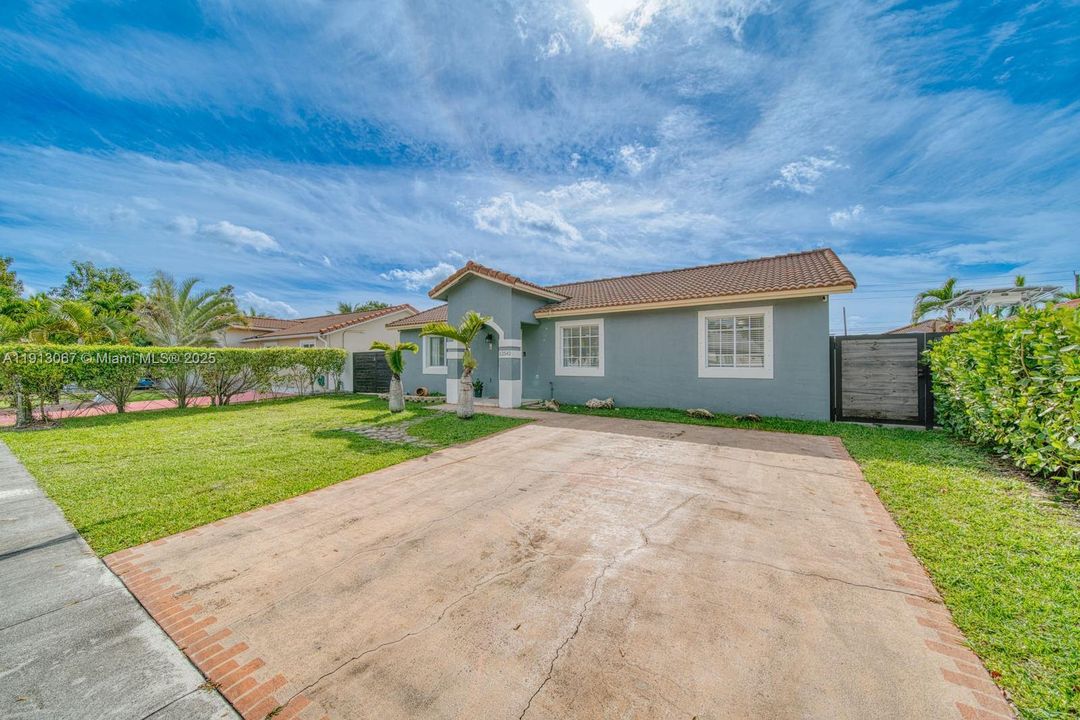 Под контрактом: $539,000 (3 спален, 2 ванн, 1260 Квадратных фут)