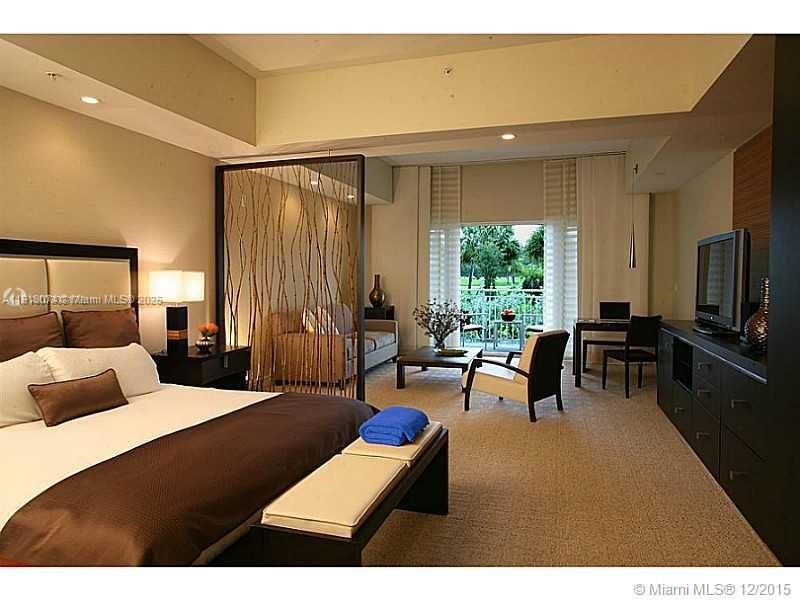 For Sale: $119,000 (0 beds, 1 baths, 705 Square Feet)