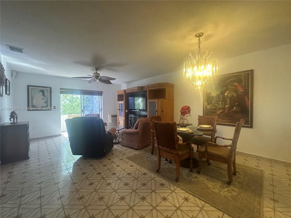 For Sale: $79,000 (1 beds, 1 baths, 883 Square Feet)