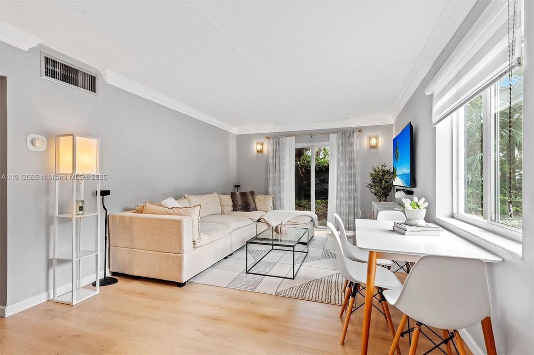 En Venta: $370,000 (2 camas, 1 baños, 813 Pies cuadrados)