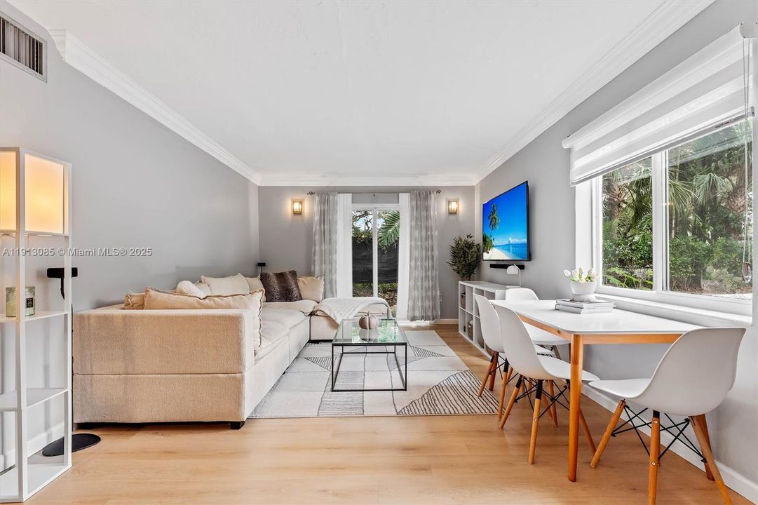 En Venta: $370,000 (2 camas, 1 baños, 813 Pies cuadrados)