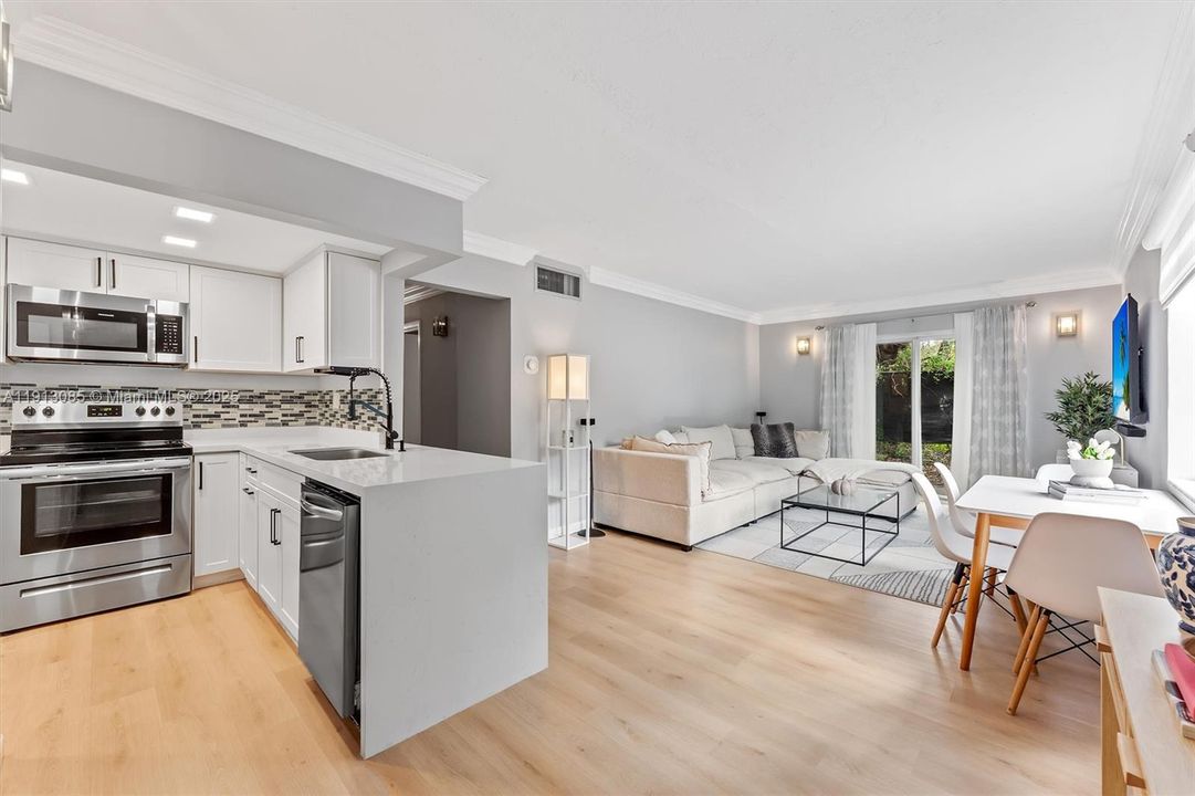 En Venta: $370,000 (2 camas, 1 baños, 813 Pies cuadrados)