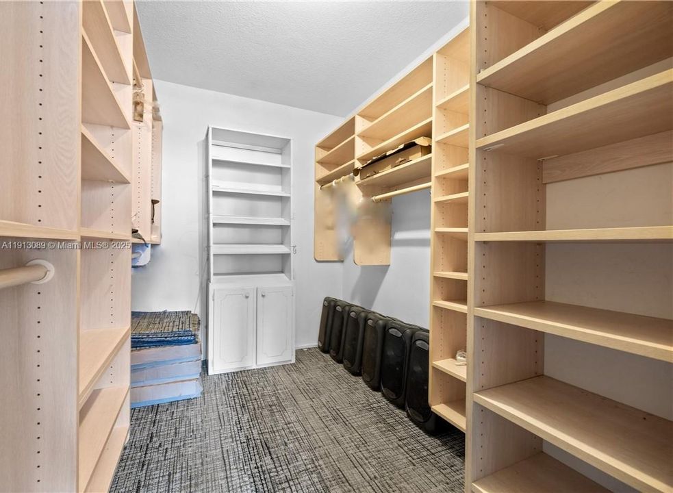 En Venta: $1,550,000 (4 camas, 4 baños, 3070 Pies cuadrados)