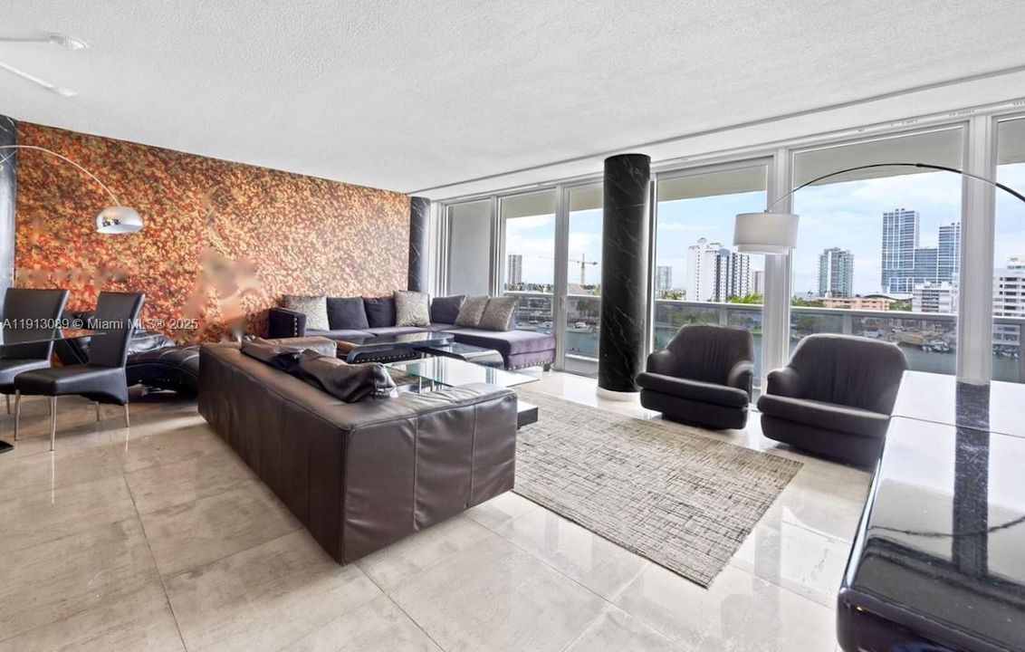 En Venta: $1,550,000 (4 camas, 4 baños, 3070 Pies cuadrados)