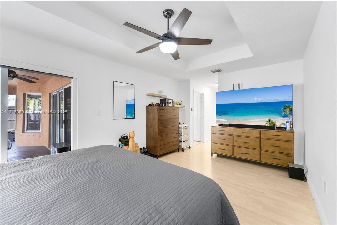 For Sale: $639,000 (3 beds, 2 baths, 1978 Square Feet)