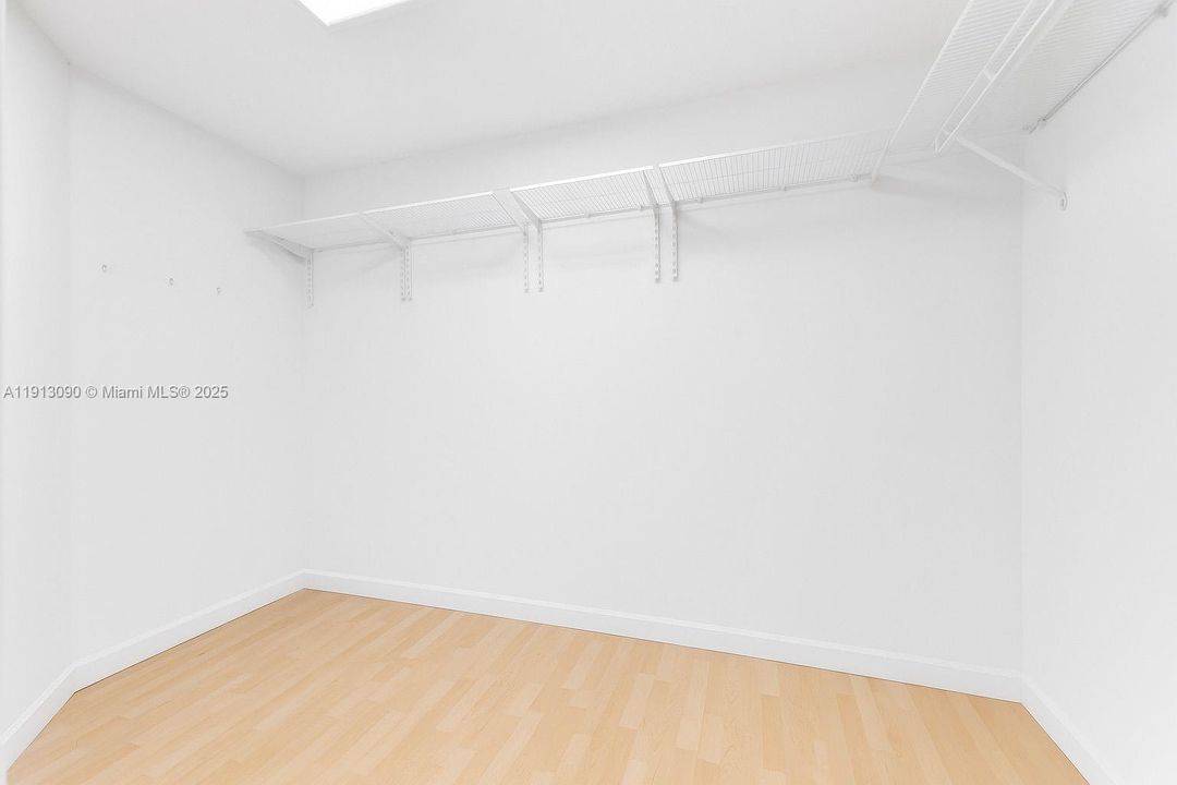 For Sale: $639,000 (3 beds, 2 baths, 1978 Square Feet)