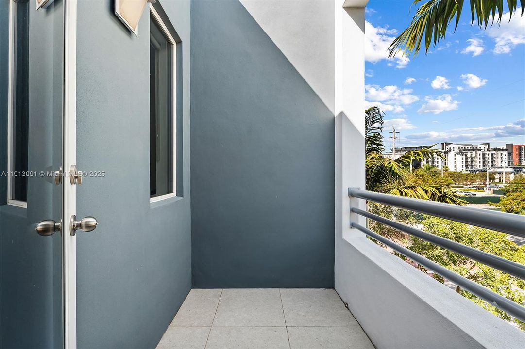 На продажу: $739,000 (2 спален, 2 ванн, 1544 Квадратных фут)