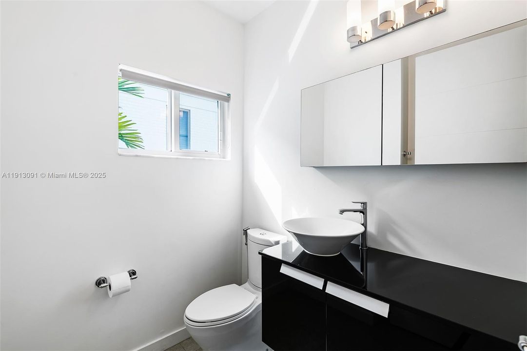 На продажу: $739,000 (2 спален, 2 ванн, 1544 Квадратных фут)