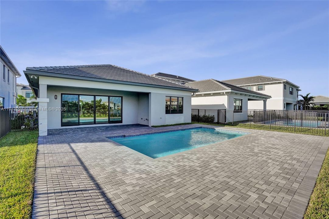 待售: $1,225,000 (2 贝兹, 2 浴室, 0 平方英尺)