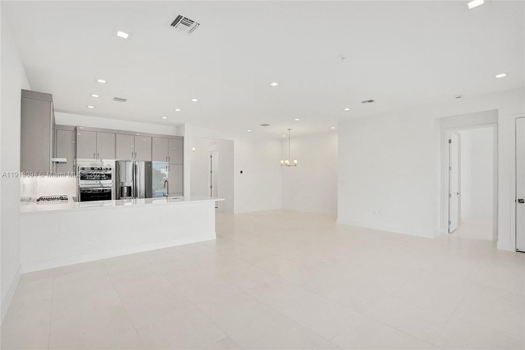 待售: $1,225,000 (2 贝兹, 2 浴室, 0 平方英尺)