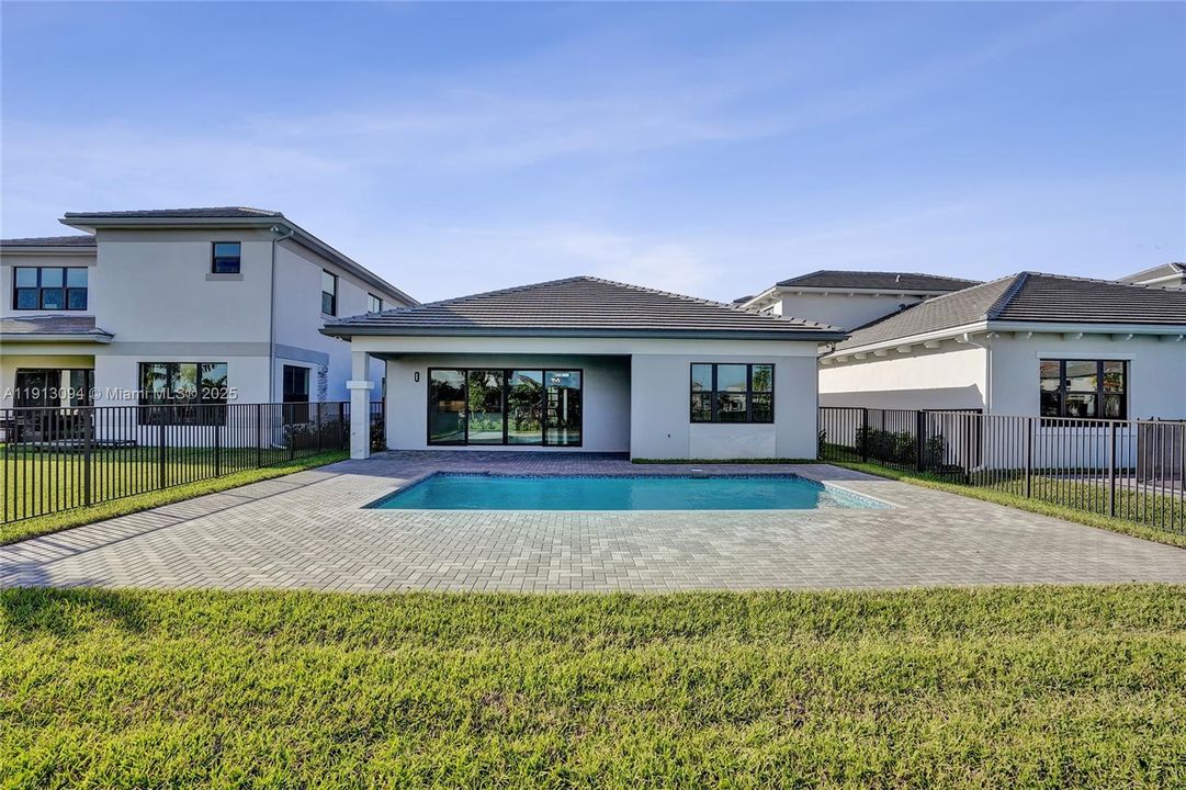 待售: $1,225,000 (2 贝兹, 2 浴室, 0 平方英尺)