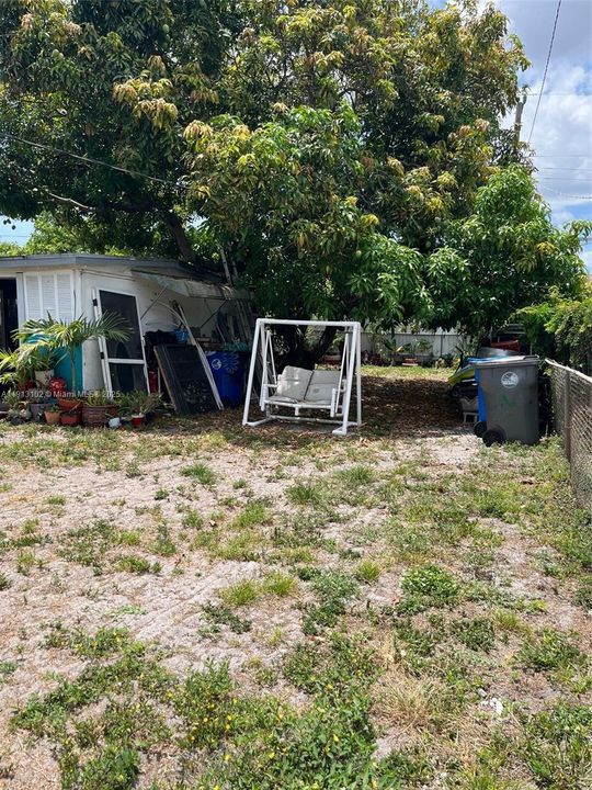 Active With Contract: $299,000 (2 beds, 2 baths, 840 Square Feet)