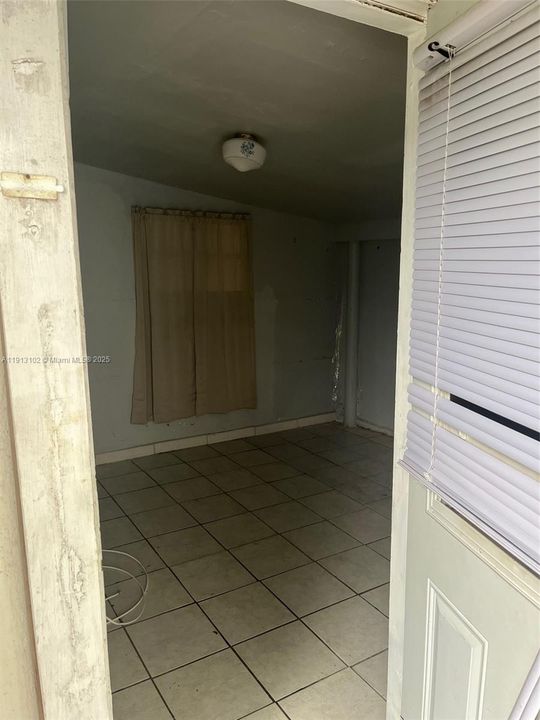 Active With Contract: $299,000 (2 beds, 2 baths, 840 Square Feet)