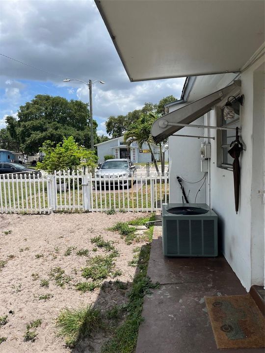 Active With Contract: $299,000 (2 beds, 2 baths, 840 Square Feet)