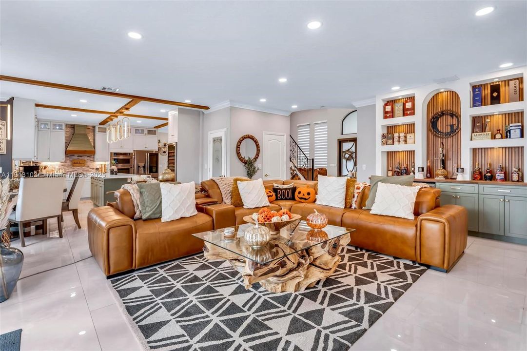 На продажу: $1,250,000 (5 спален, 3 ванн, 3706 Квадратных фут)